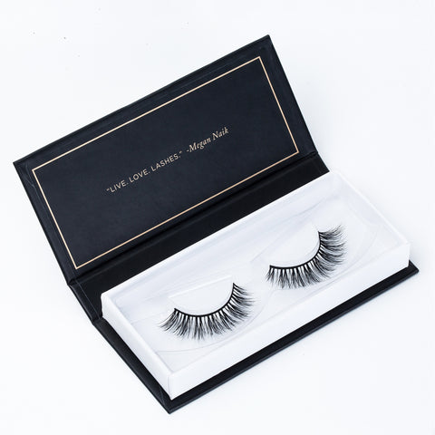 NO.1 - BLINKING BEAUTÉ PREMIER LASH COLLECTION