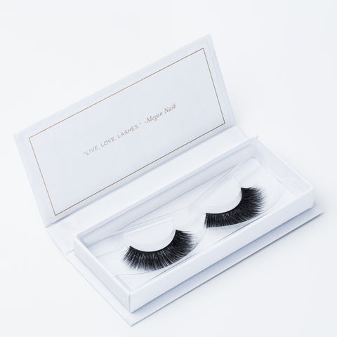 BOMBESQUE - BLINKING BEAUTÉ PREMIER SILK LASH COLLECTION